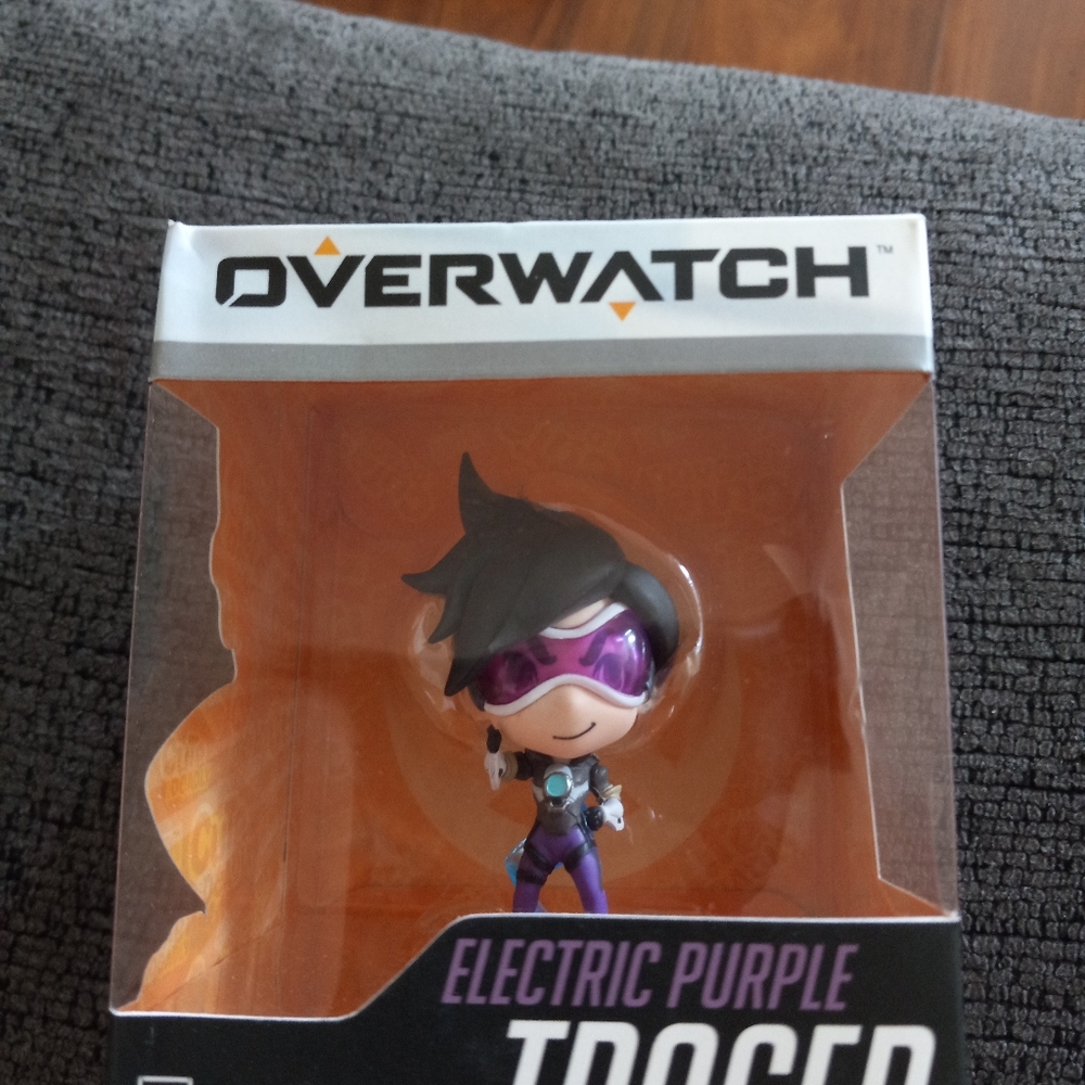 Overwatch lootgaming Electric Purple Tracer Figure